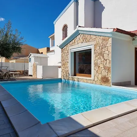 Res S'abbaida C1 Con Piscina Privata * تانايونيلا